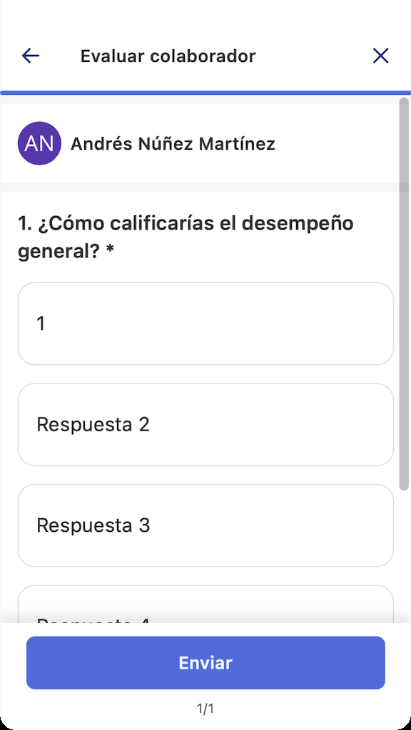 Formulario de evaluación de un colaborador en la app, con preguntas y botón Enviar